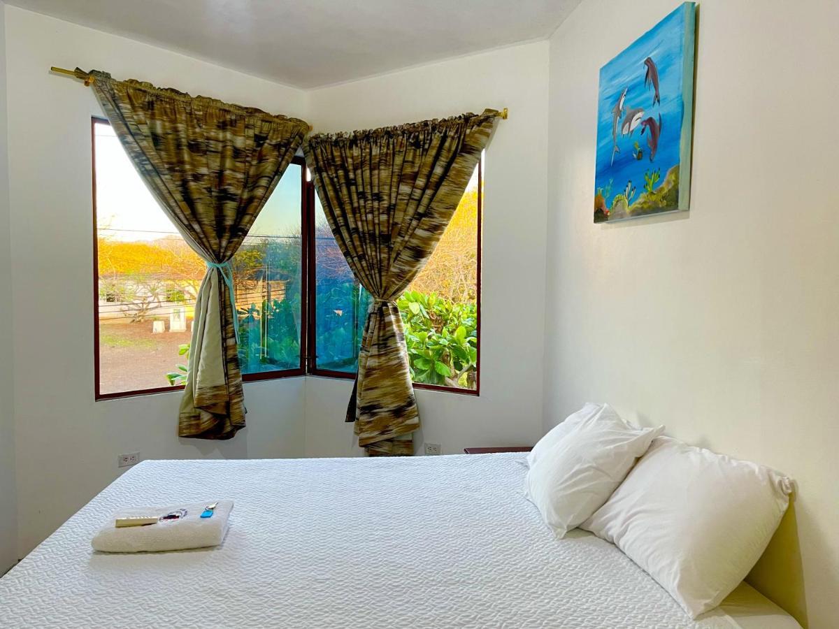 Hotel Hostal Vista Al Mar à Puerto Baquerizo Moreno Extérieur photo